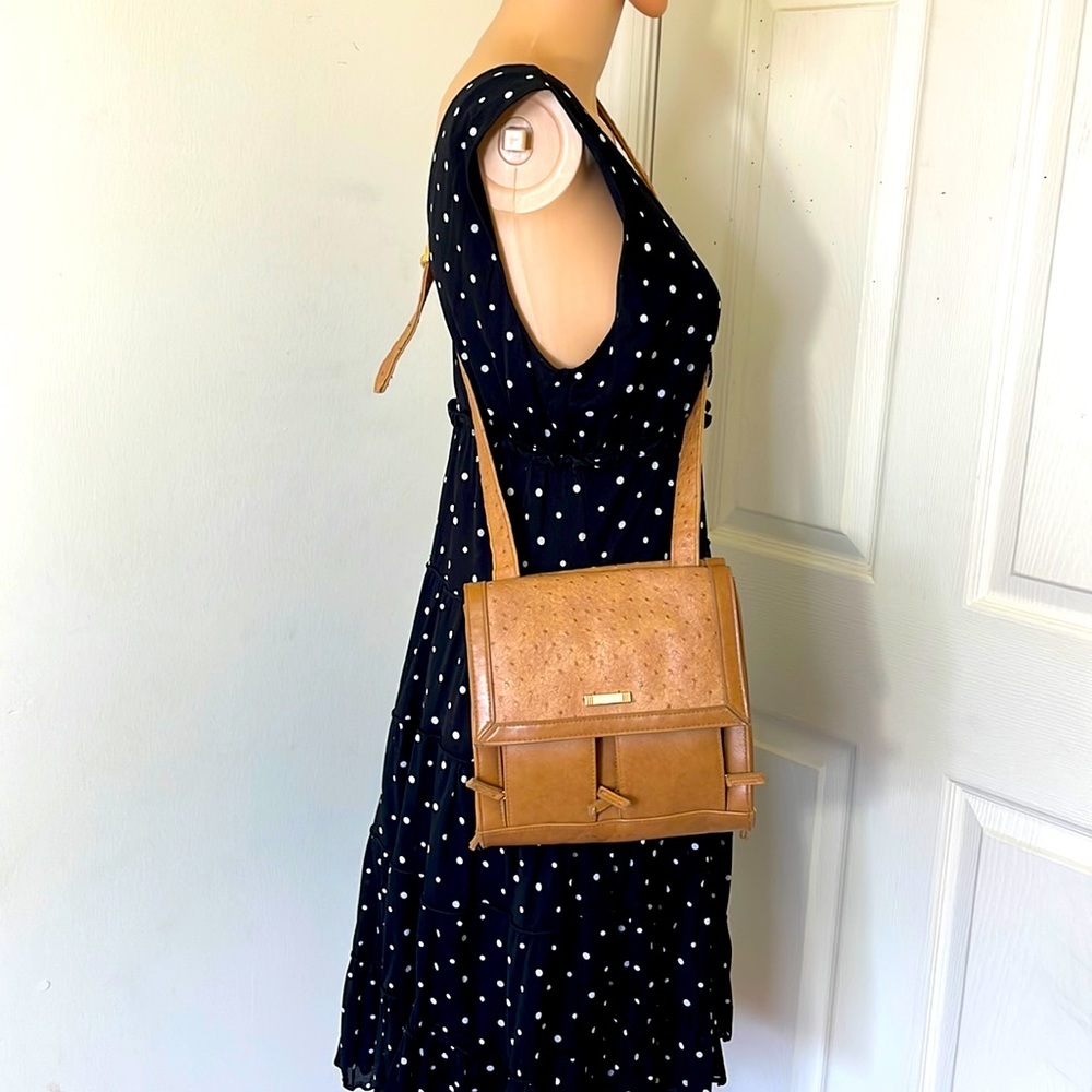 Vintage Women’s Multi -Pockets Faux Leather Crossbody Bag Color Tan Size Medium